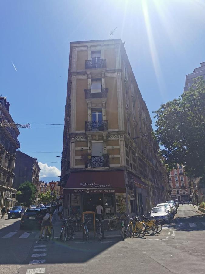 Bel Appartement Charme Ancien Dans Quartier Anime Grenoble Exterior foto